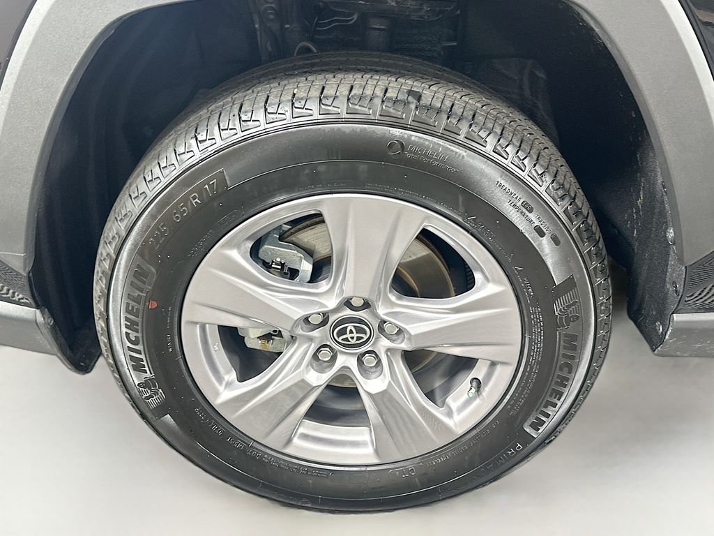 Thumbnail: 2025 Toyota RAV4 - 32