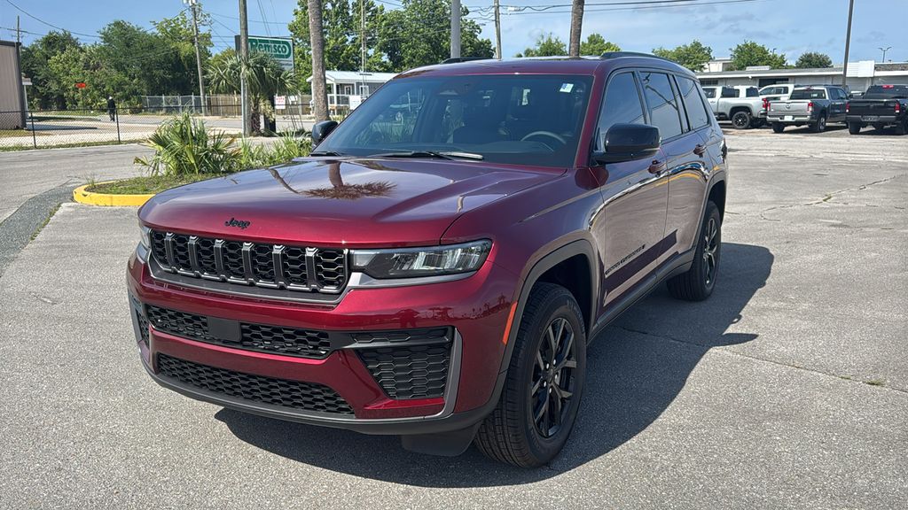 2026 Jeep Grand Cherokee L Laredo Altitude's photo