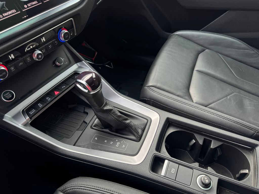 2024 Audi Q3 Premium 45 TFSI S line quattro Tiptronic