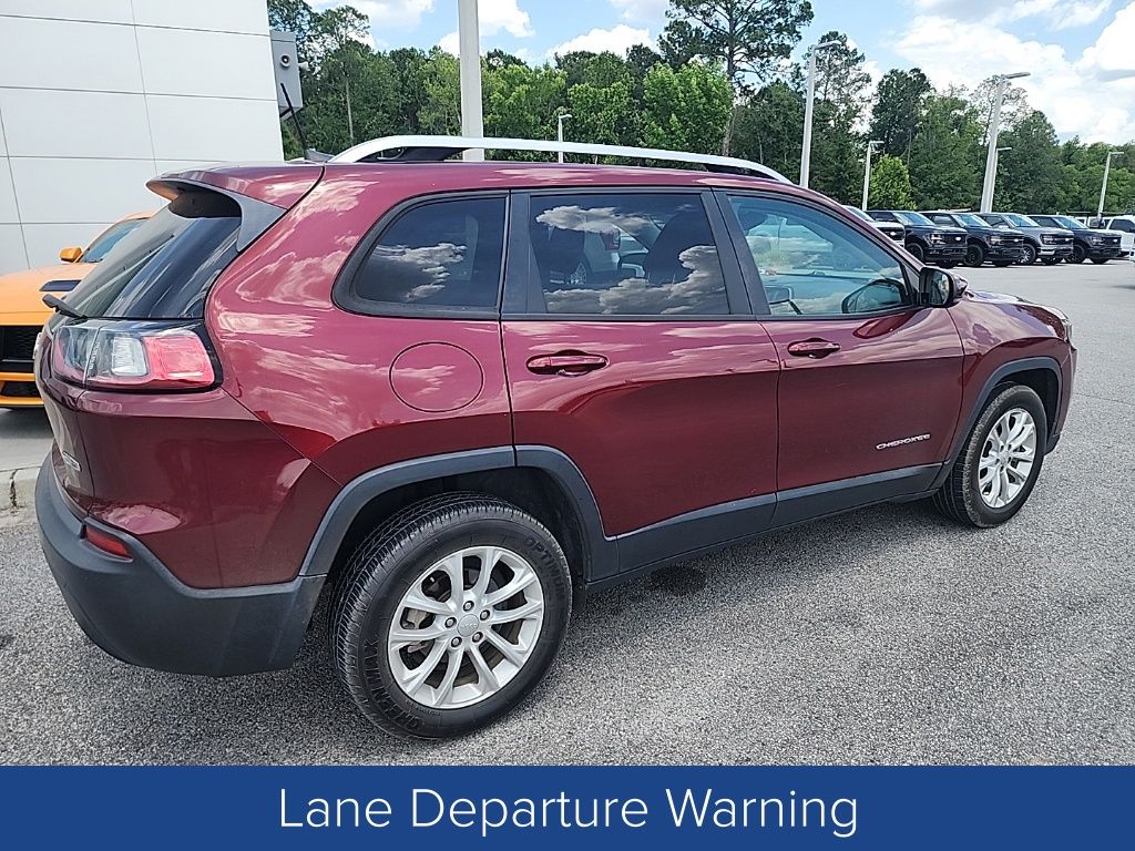 View vehicle photo 5