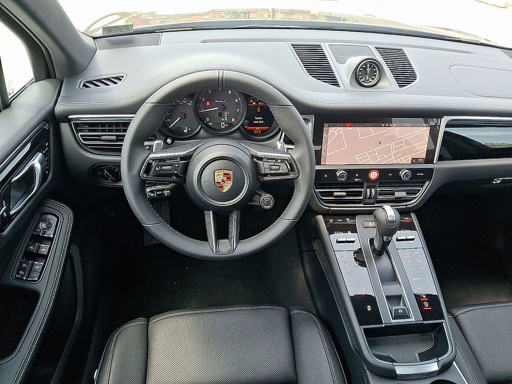 Thumbnail: 2025 Porsche Macan - 13