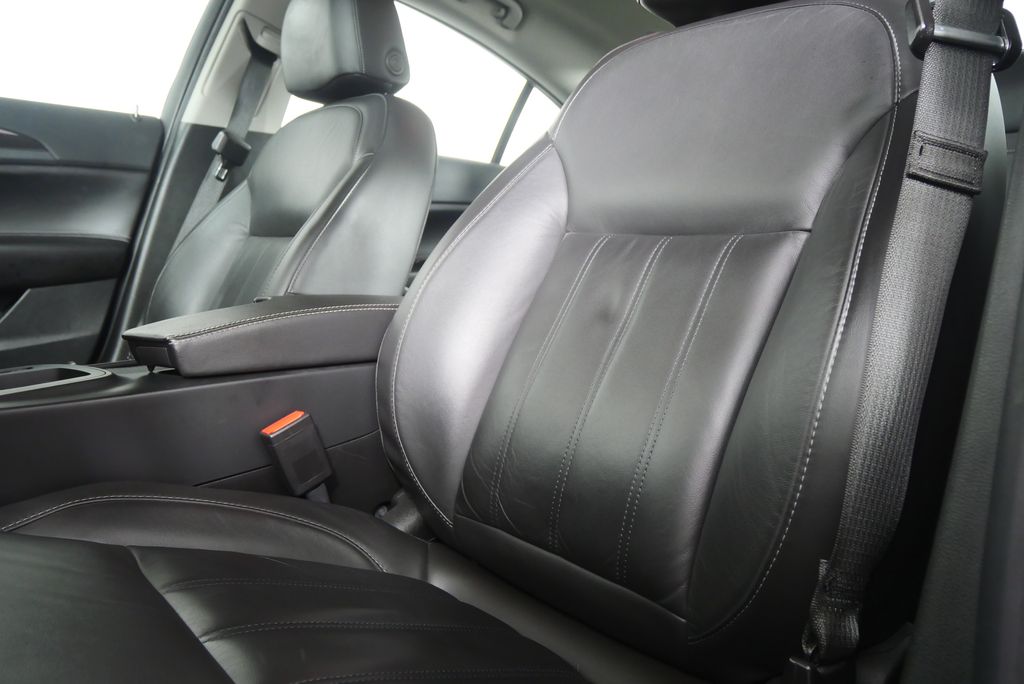 Thumbnail: 2015 Buick Regal - 10