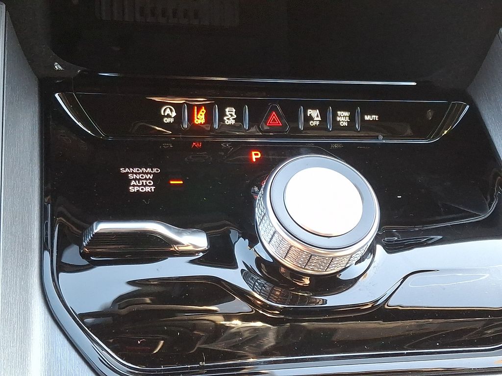 New 2026 Jeep Grand Wagoneer L SUV