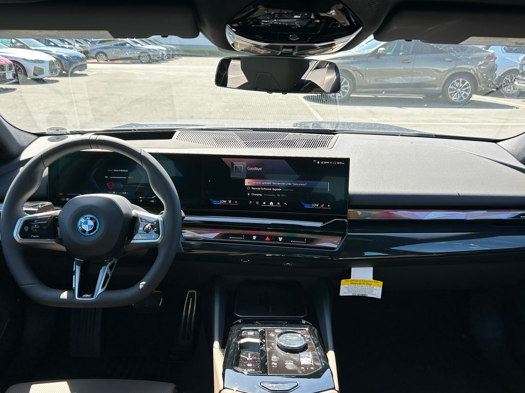 2025 BMW i5 eDrive40 32