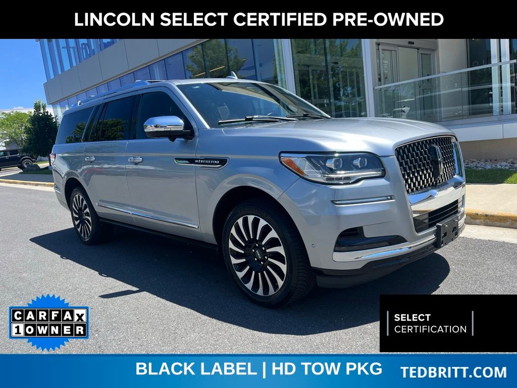 Silver Radiance Metallic Clearcoat 2023 Lincoln Navigator SUV / Crossover Four-Wheel Drive Automatic