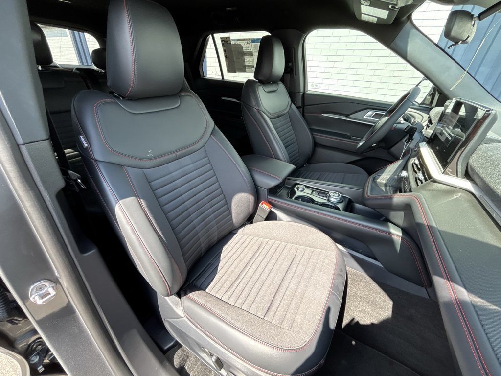 New 2026 Carbonized Gray Metallic Ford ST-Line image 27