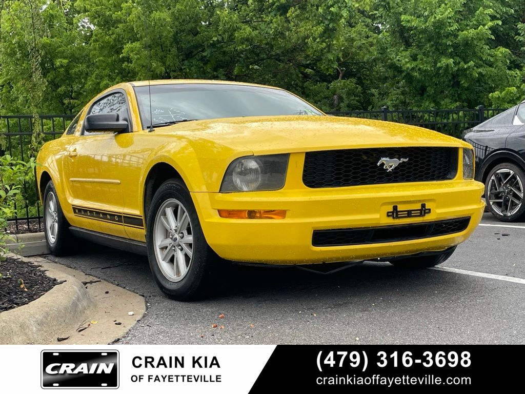 2005 Ford Mustang Coupe 5-Speed Automatic
