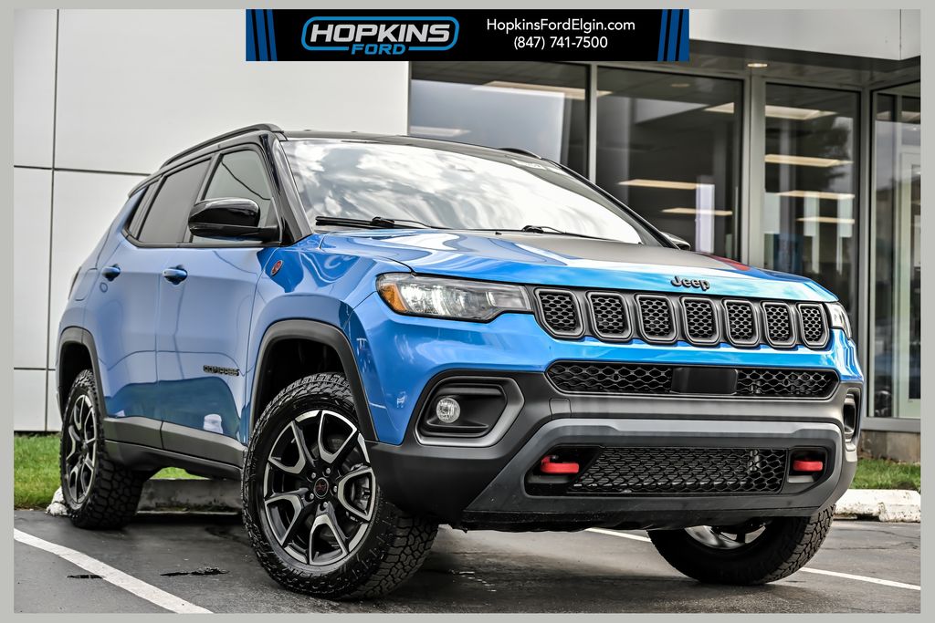 Hydro Blue Pearlcoat 2025 Jeep Compass SUV / Crossover Four-Wheel Drive 8-Speed Automatic
