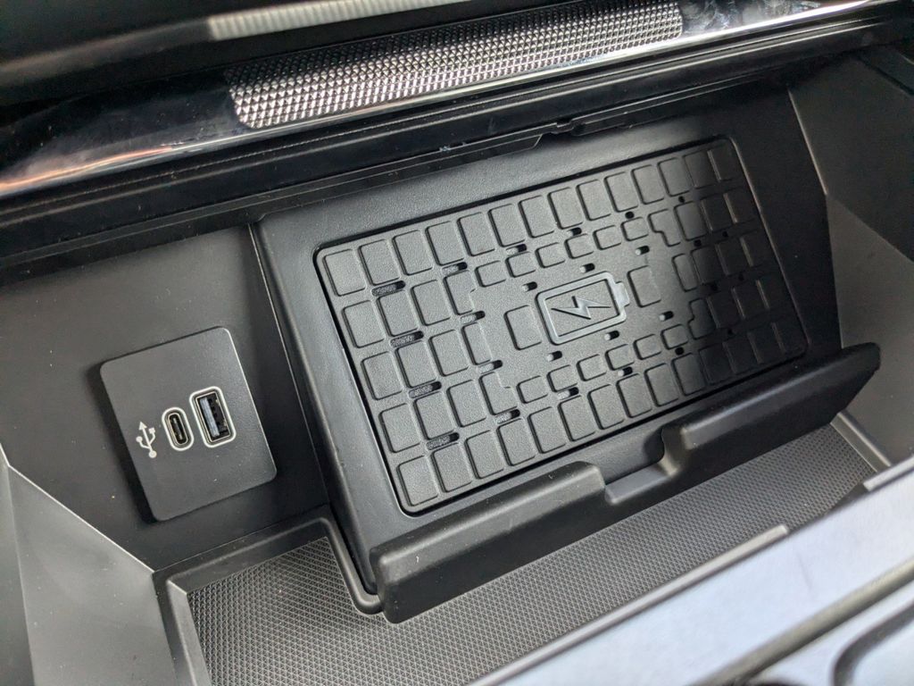 2025 Ford F-150 Lightning Platinum