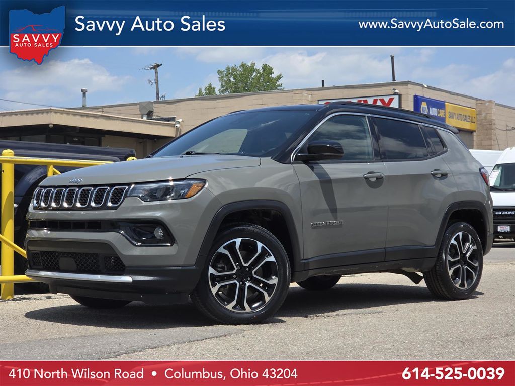 Gray Clearcoat 2023 Jeep Compass SUV / Crossover Four-Wheel Drive 8-Speed Automatic