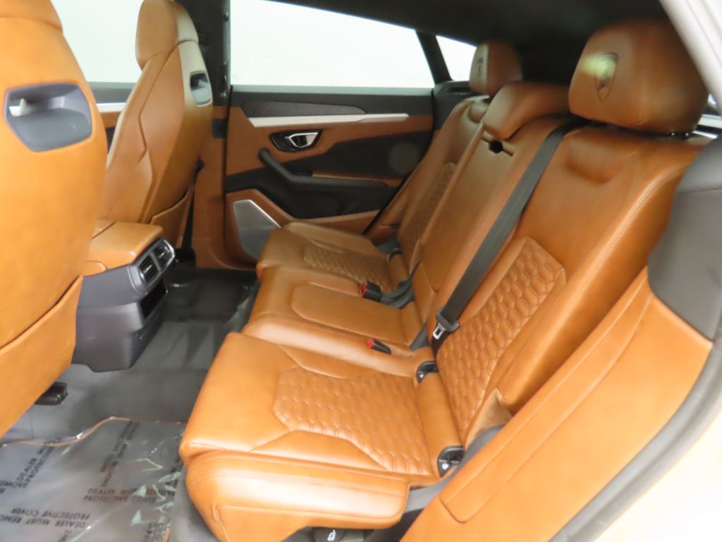 Thumbnail: 2019 Lamborghini Urus - 21