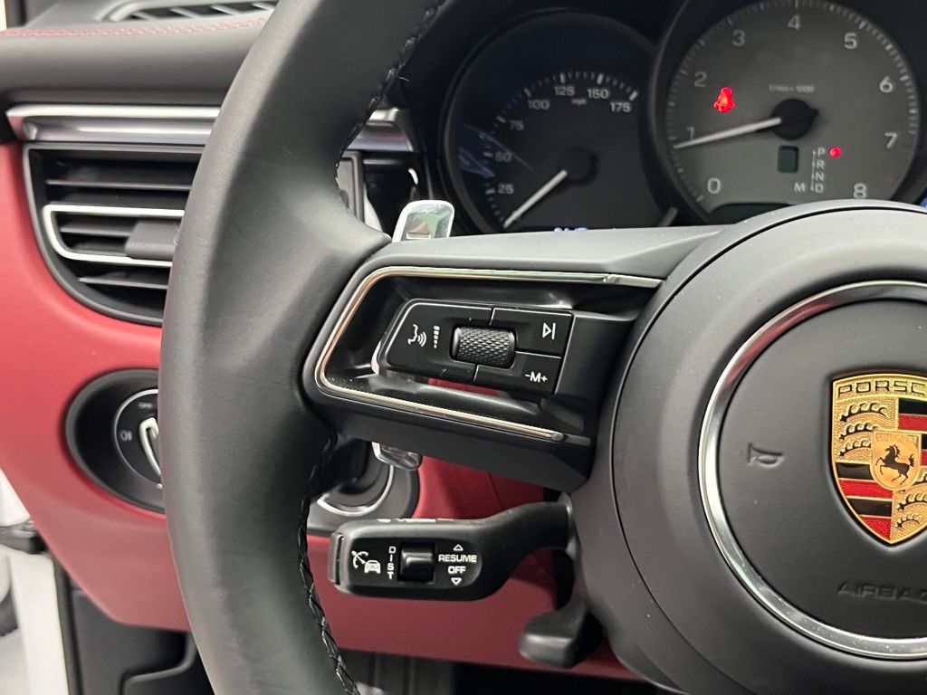 Thumbnail: 2024 Porsche Macan - 13