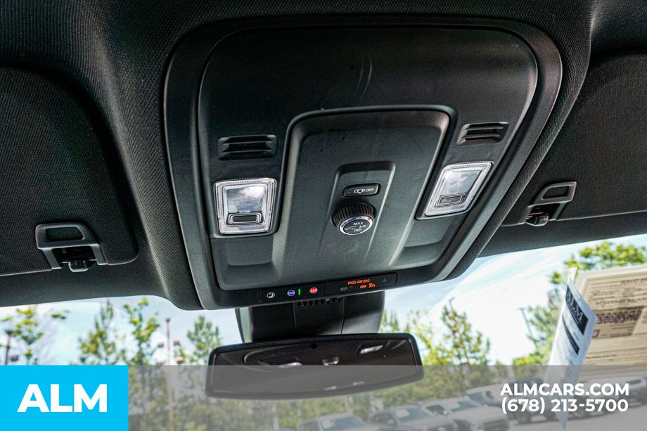 Used 2025 Gray Chevrolet Z71 image 35