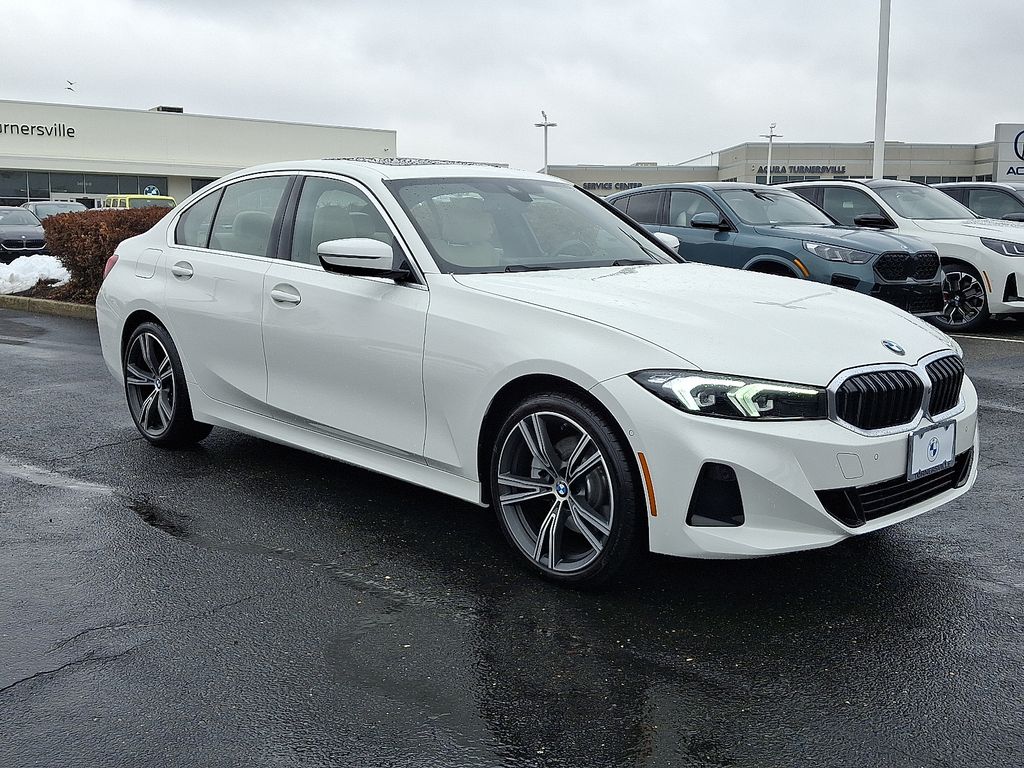 Thumbnail: 2024 BMW 3 Series - 3