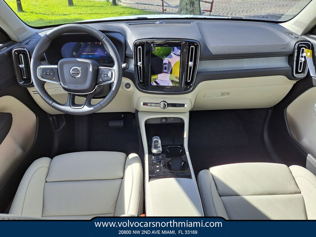 2026 Volvo XC40 Plus