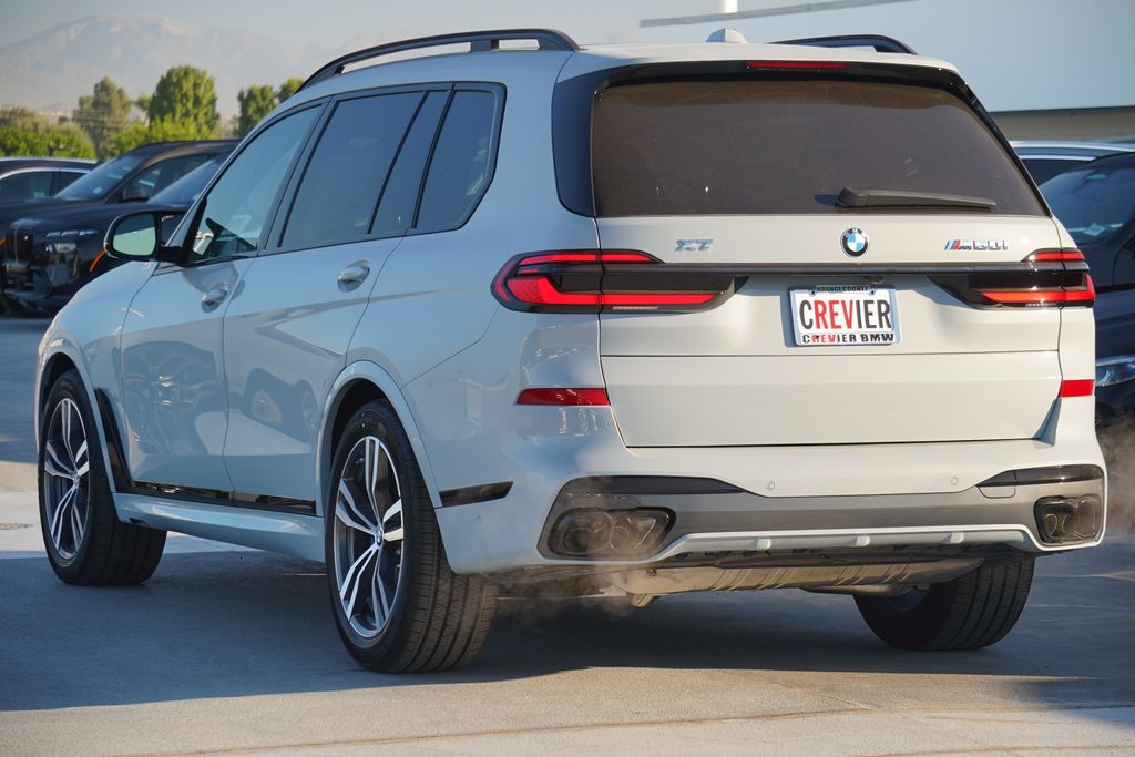 2025 BMW X7 M60i 7