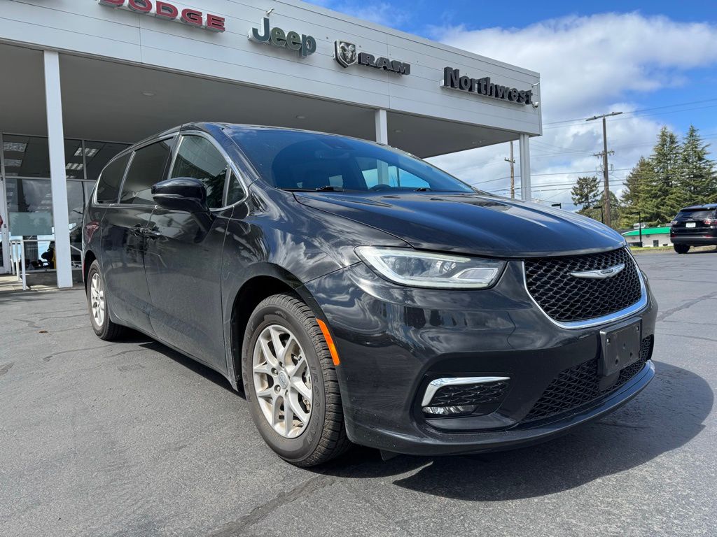 Diamond Black Crystal Pearlcoat 2025 Chrysler Pacifica Select FWD Minivan Front-Wheel Drive 9-Speed Automatic