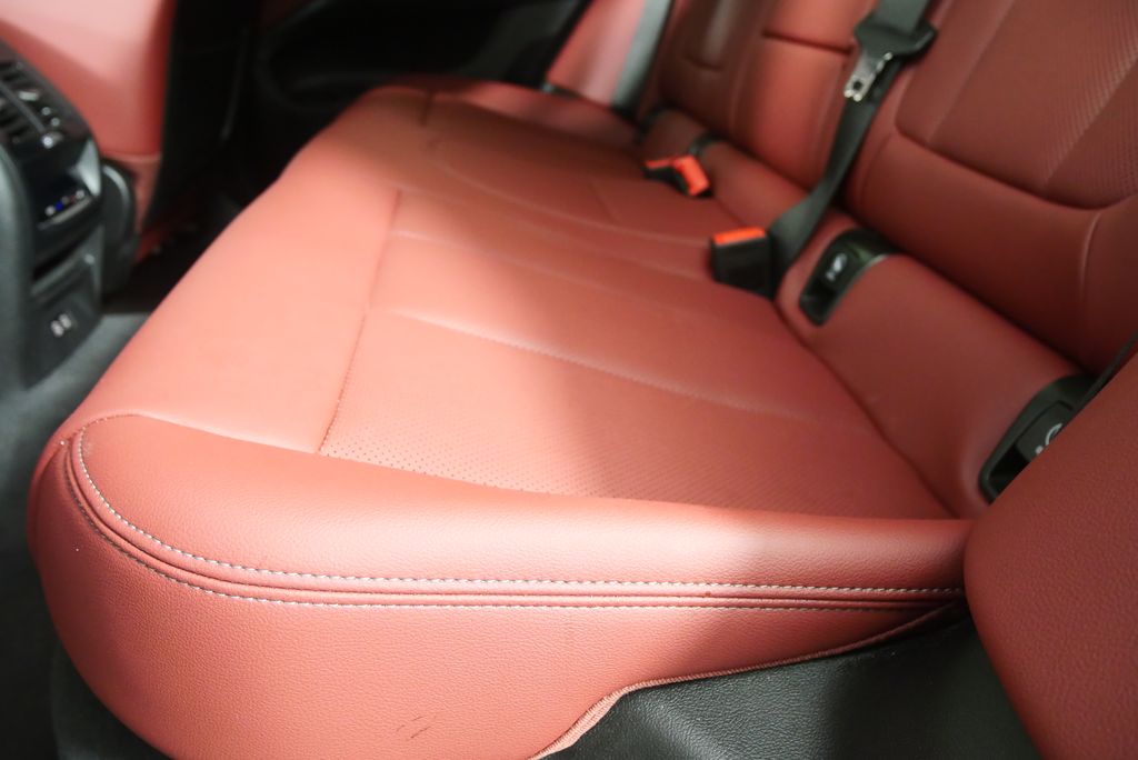 Thumbnail: 2025 BMW X4 - 14