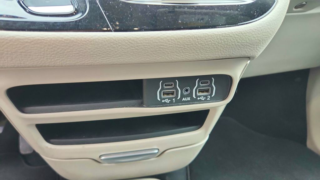 2024 Chrysler Pacifica Hybrid