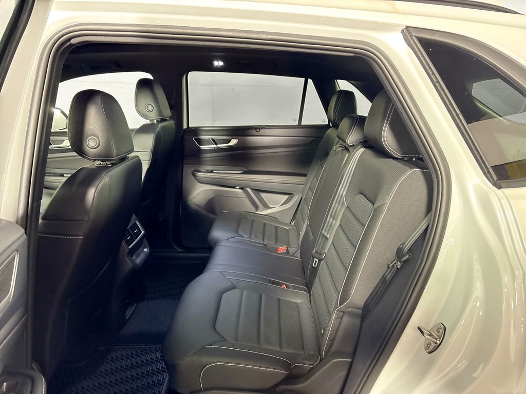 2026 Volkswagen Atlas Cross Sport 2.0T SEL R-Line Black