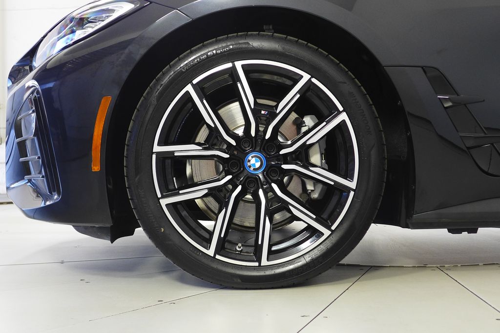 Thumbnail: 2023 BMW i4 - 5