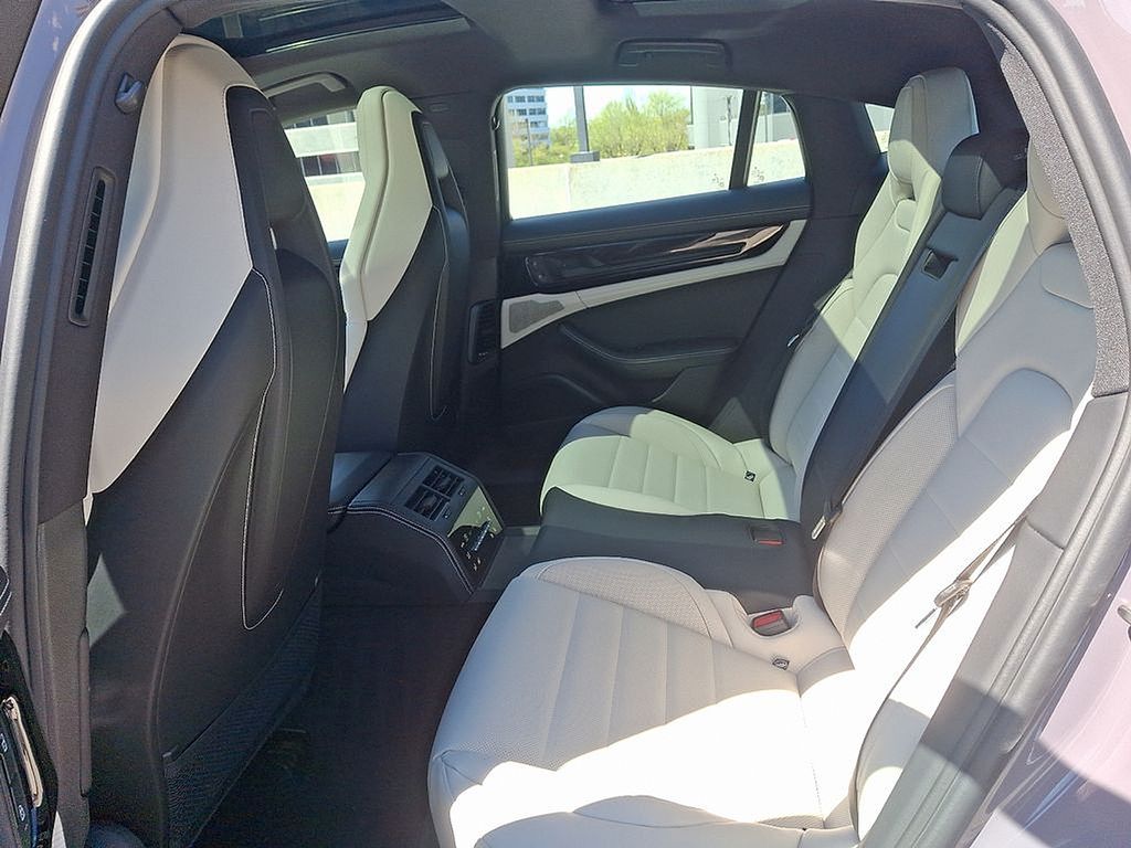 Thumbnail: 2025 Porsche Panamera - 12