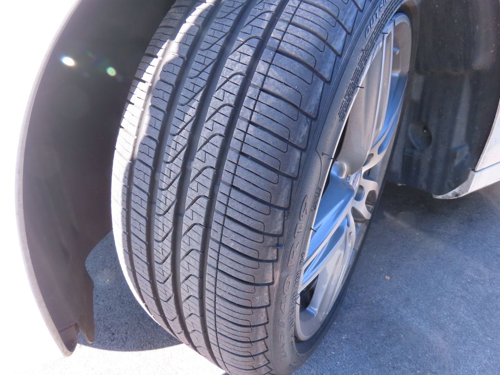 Thumbnail: 2017 Mercedes-Benz E-Class - 14