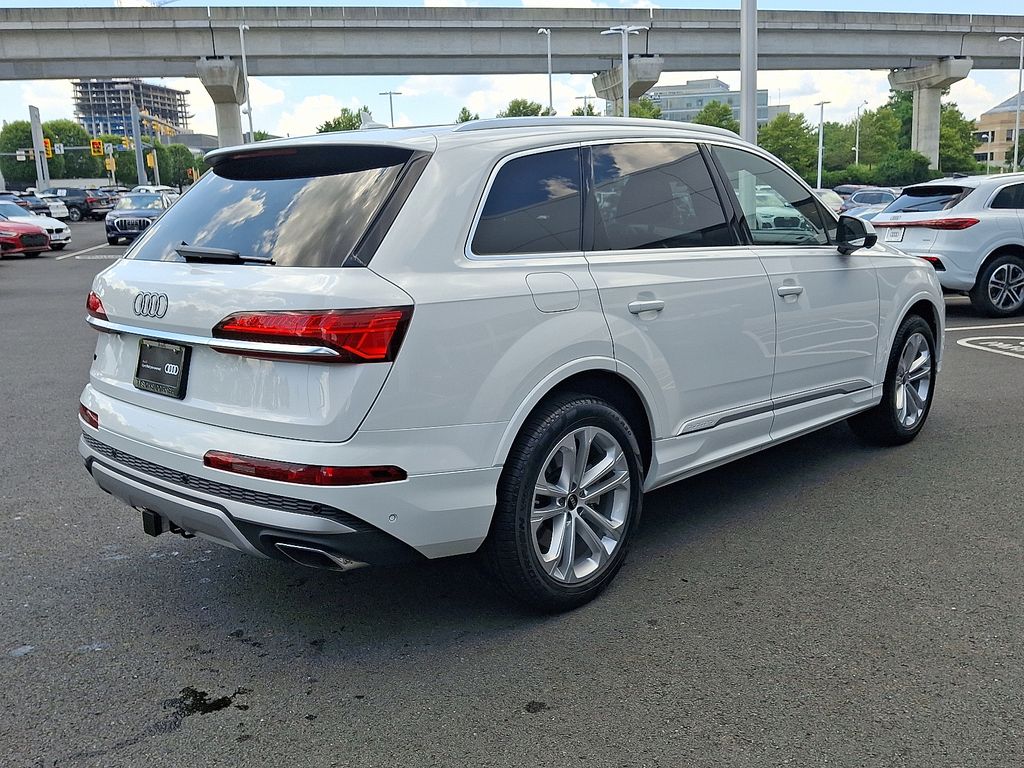 Thumbnail: 2025 Audi Q7 - 4