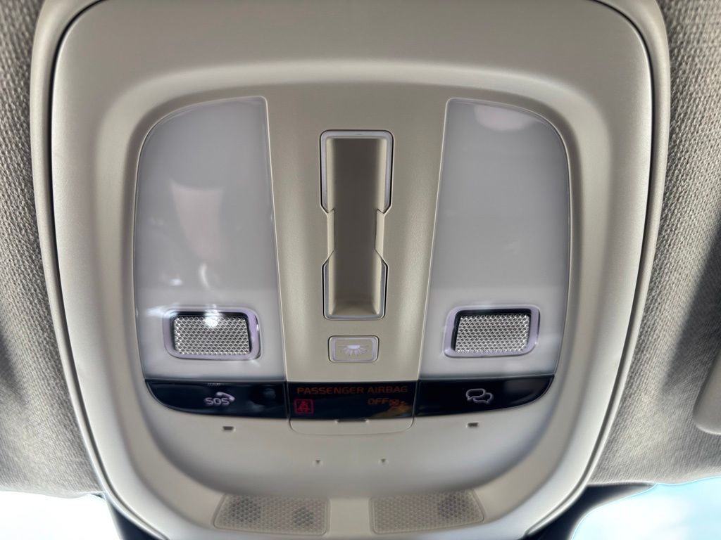 Used 2024 Volvo XC40 SUV