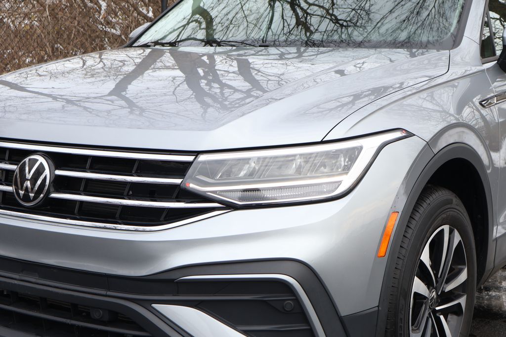 Thumbnail: 2022 Volkswagen Tiguan - 3