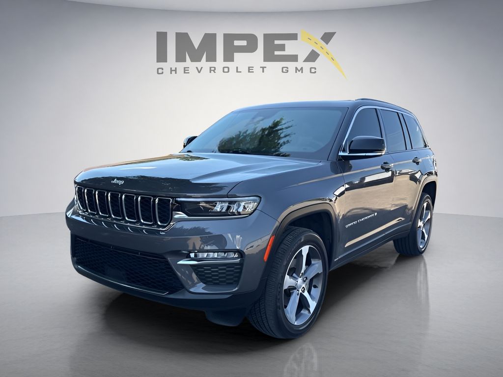 Gray 2024 Jeep Grand Cherokee SUV / Crossover Four-Wheel Drive 