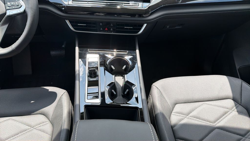 New 2026 Black Volkswagen 2.0T SE w/Technology image 19
