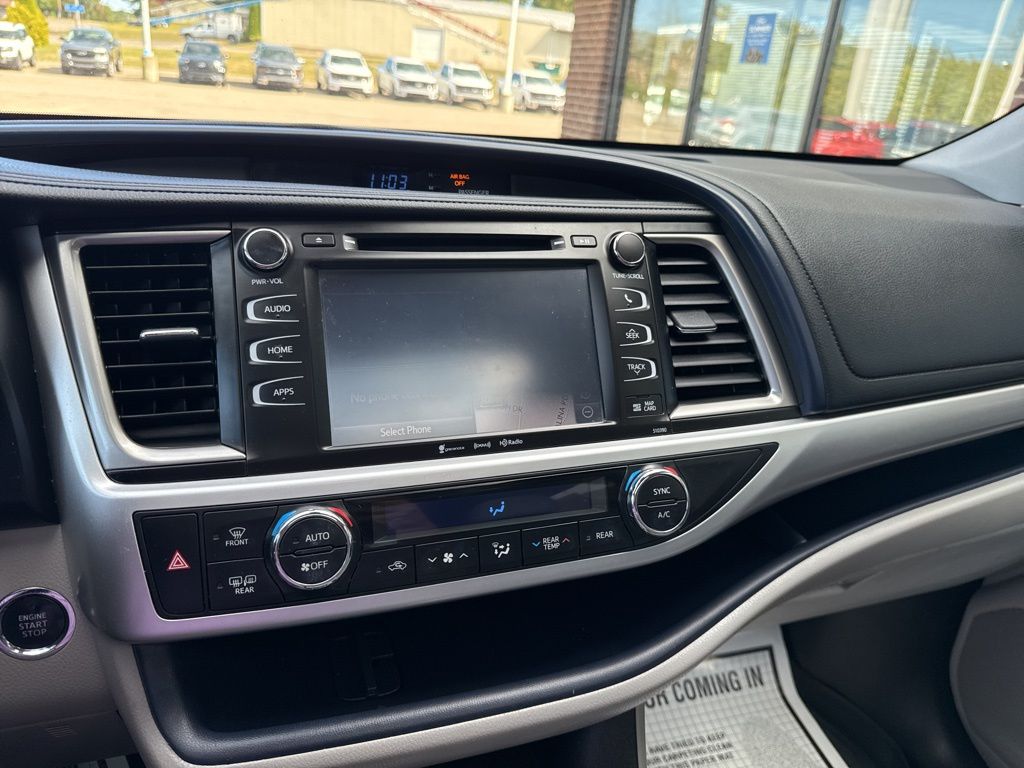 2019 Toyota Highlander XLE photo 11