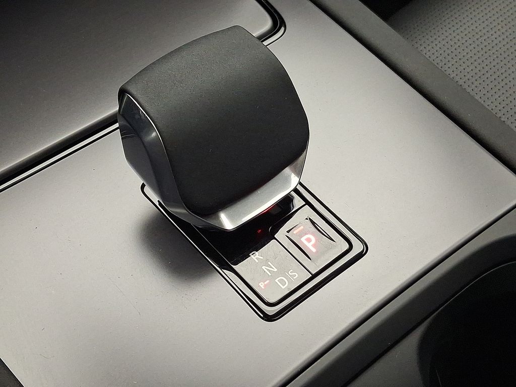 Thumbnail: 2025 Land Rover Discovery Sport - 16