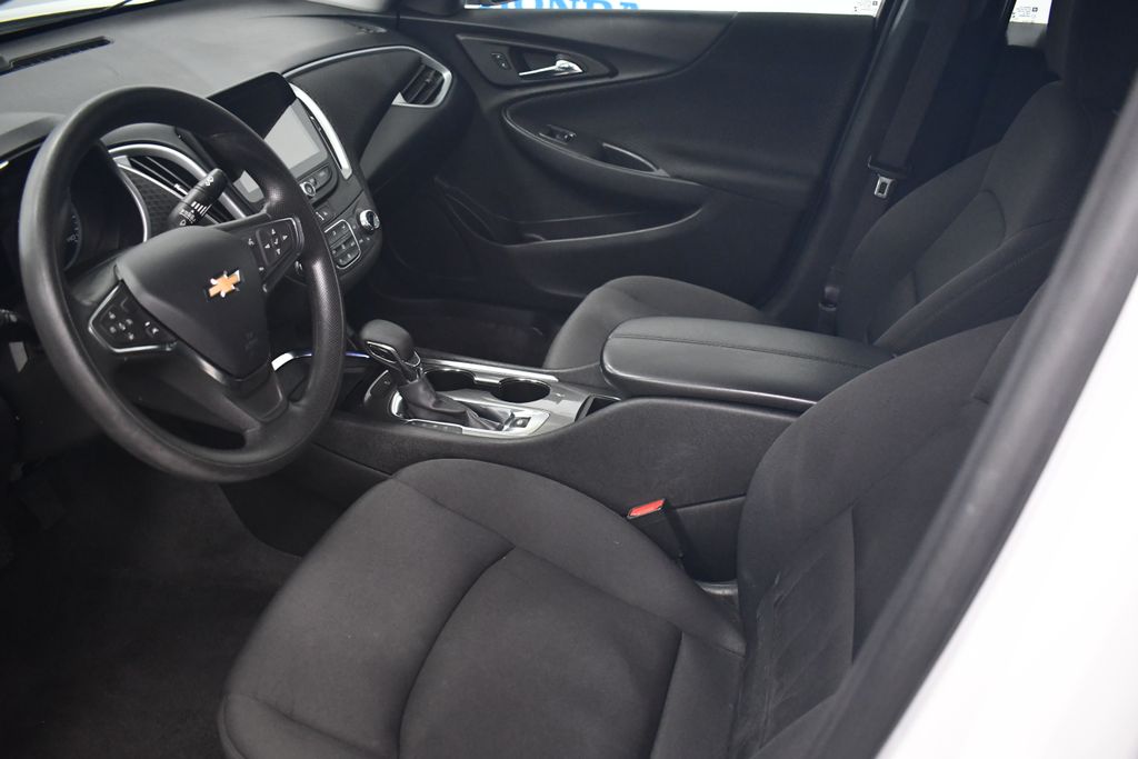 Thumbnail: 2023 Chevrolet Malibu - 23