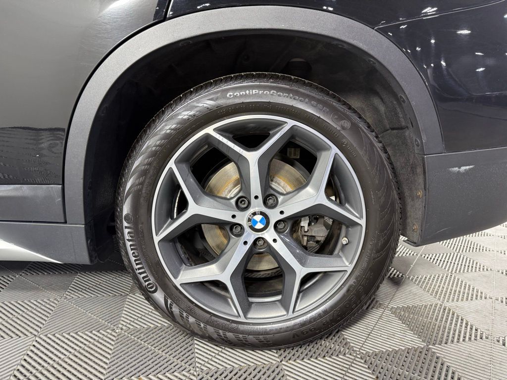 Thumbnail: 2019 BMW X1 - 10
