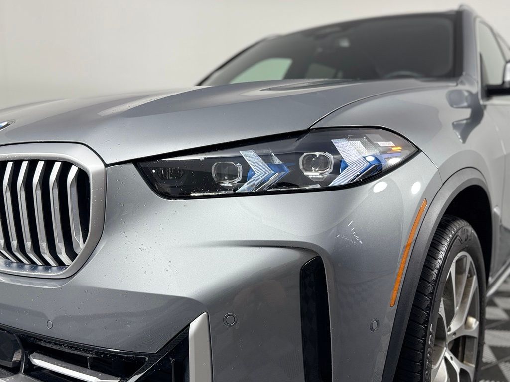 Thumbnail: 2026 BMW X5 - 10