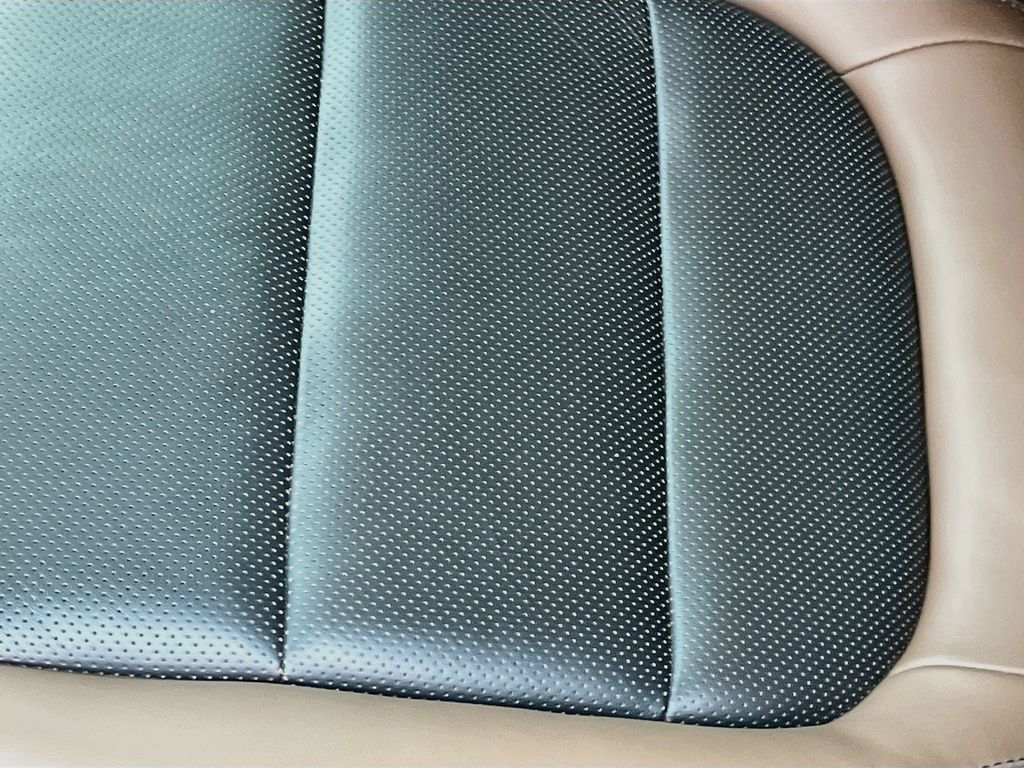 Used 2024 Gray Ford Badlands image 18