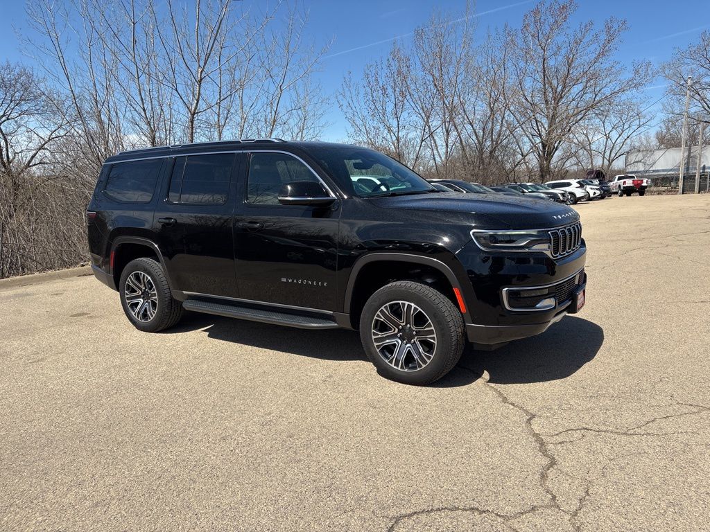 Diamond Black Crystal Pearlcoat 2022 Jeep Wagoneer Series III 4WD SUV / Crossover Four-Wheel Drive 8-Speed Automatic