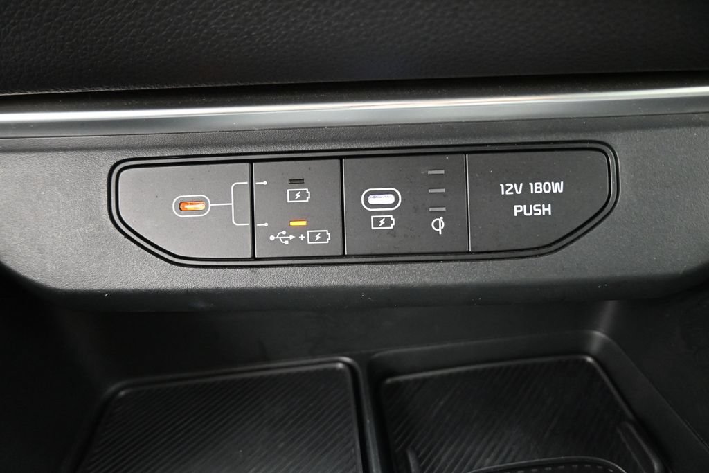 Used 2025 Kia Carnival Van