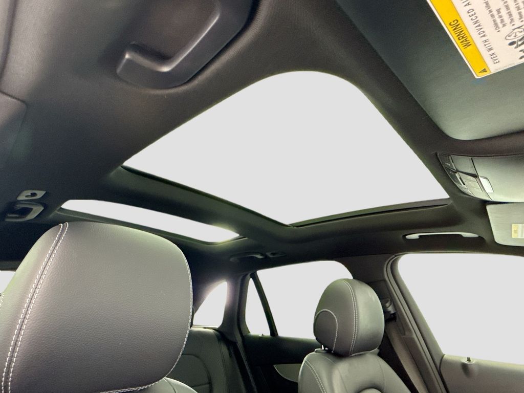 Thumbnail: 2019 Mercedes-Benz GLC - 16