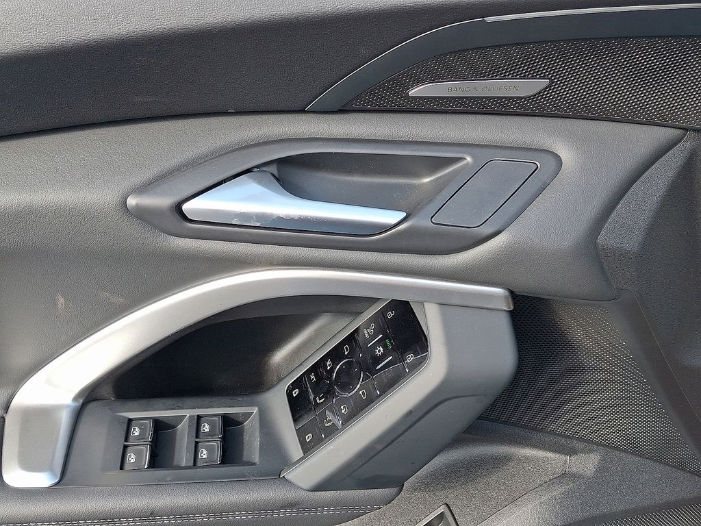 Thumbnail: 2026 Audi Q5 - 9