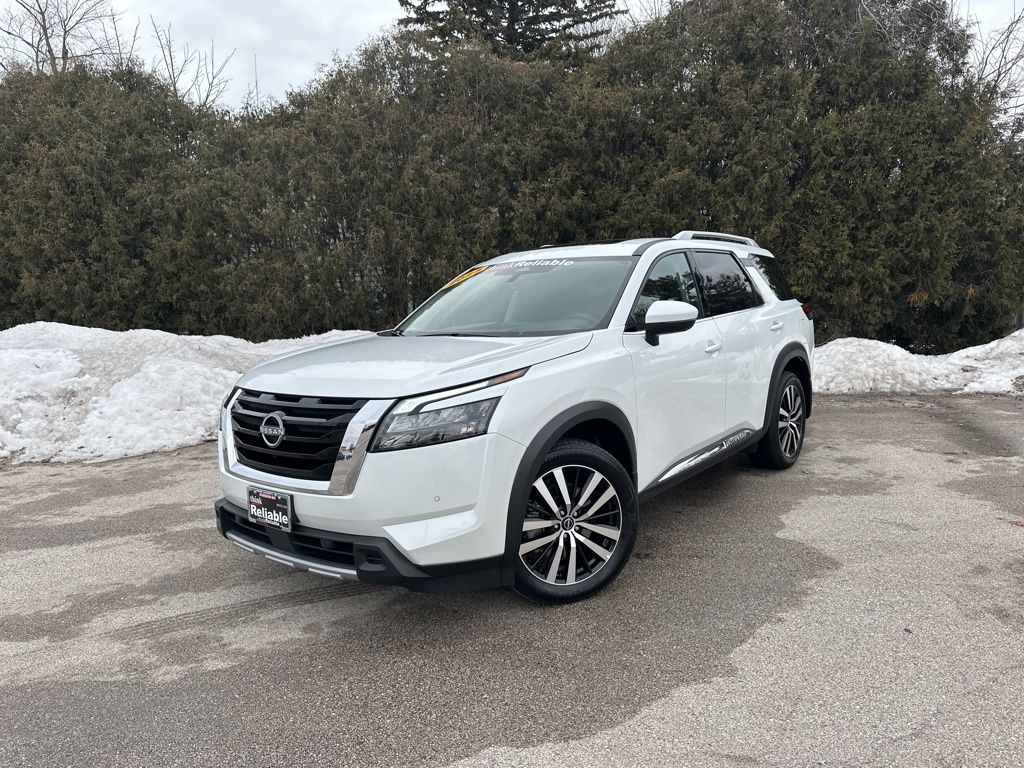 2025 Nissan Pathfinder Platinum 4WD