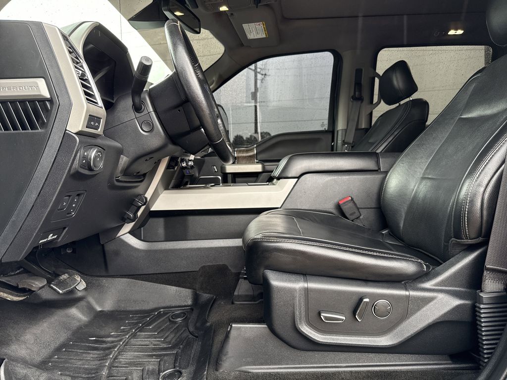 2017 Ford F-250SD Lariat - 11