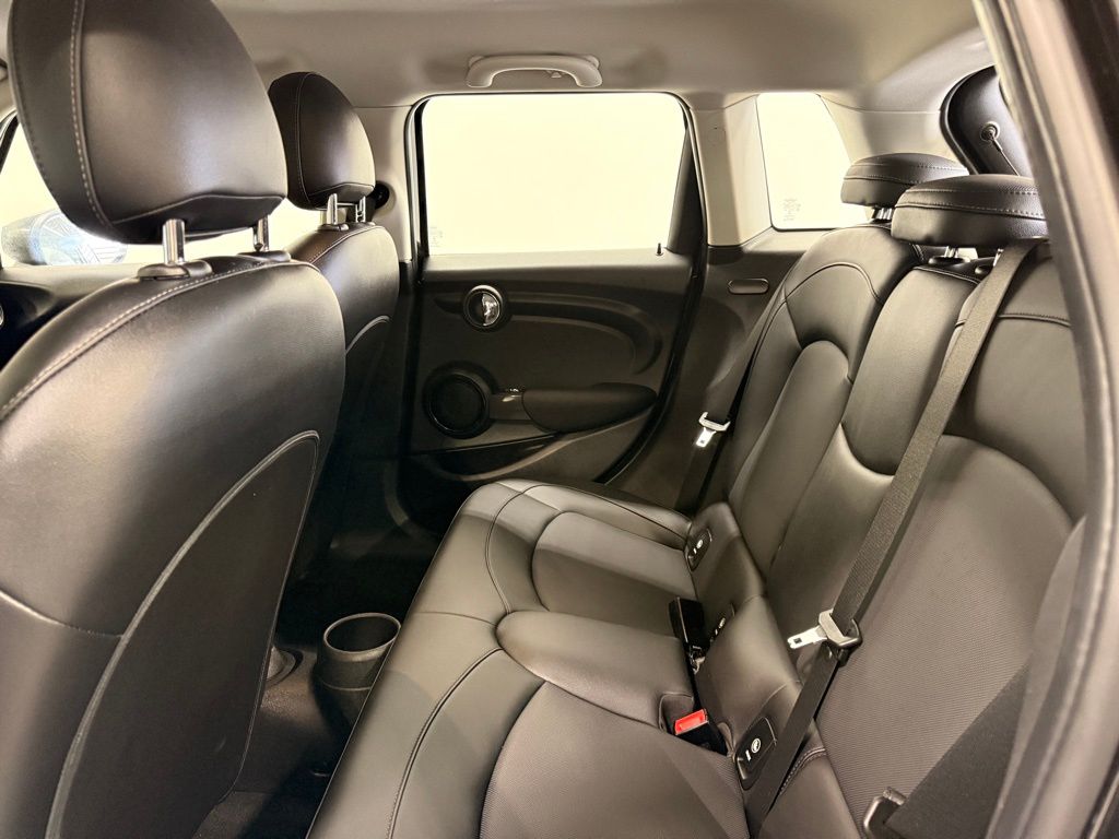 Thumbnail: 2022 MINI Cooper - 22