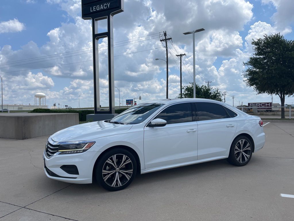 2021 Volkswagen Passat 2.0T SE Auto's photo