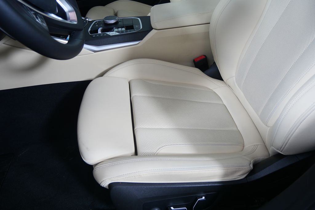 Thumbnail: 2024 BMW 3 Series - 10