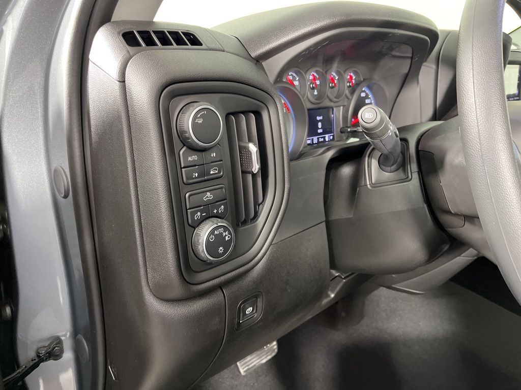 Thumbnail: 2026 Chevrolet Silverado 1500 - 27