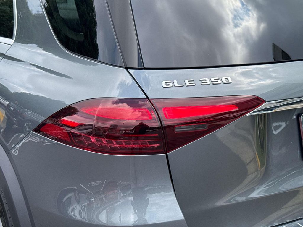Thumbnail: 2024 Mercedes-Benz GLE - 10