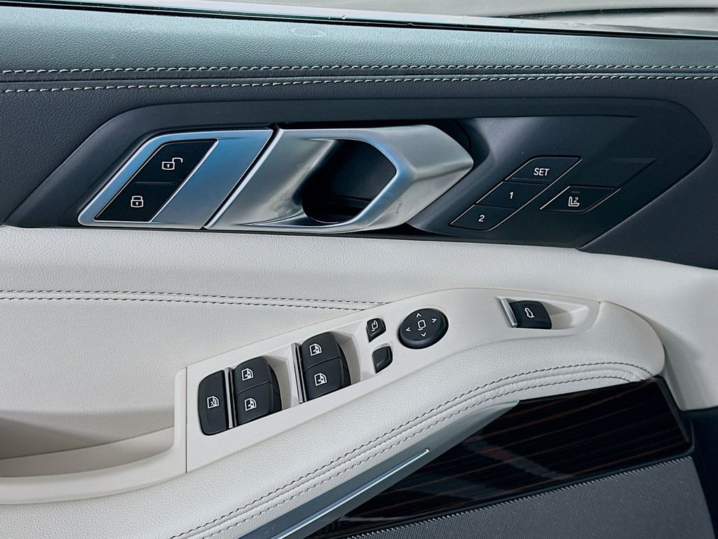 Thumbnail: 2026 BMW X5 - 20